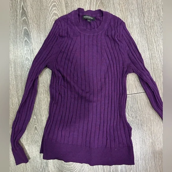 Banana Republic 100% Merino wool purple sweater - Picture 2 of 4